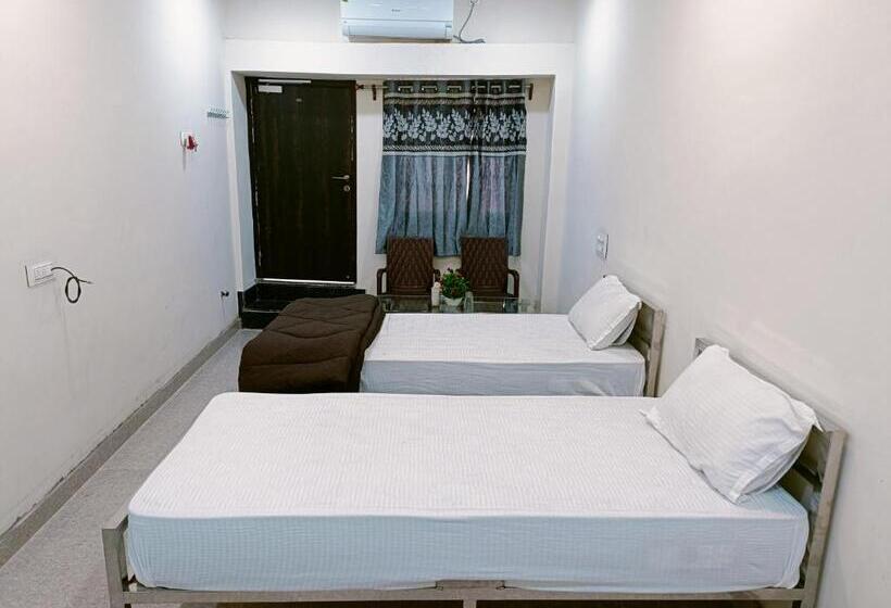 Номер Deluxe, Royal Inn