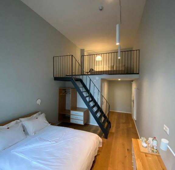 豪华房间, The Layhead B&b