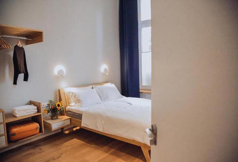 豪华房间, The Layhead B&b