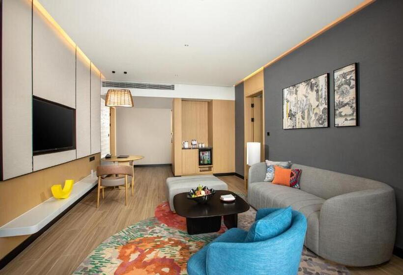 Люкс Кровать Кинг, Holiday Inn Resort Guiyang Qingyan, An Ihg