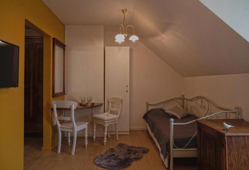 اتاق استاندارد سه نفره, Splavar Rooms
