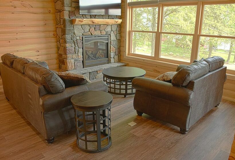 Хижина, Trappers Landing Lodge
