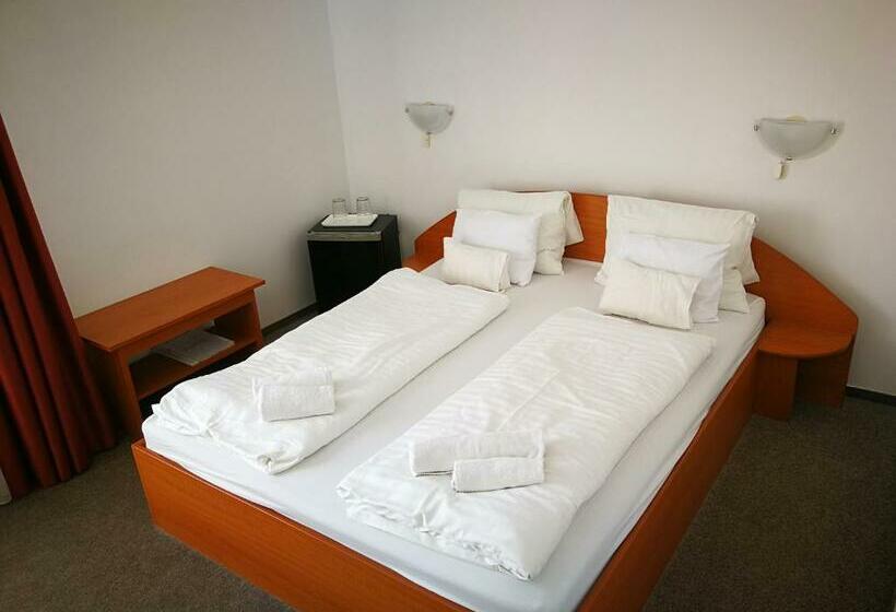 Номер Стандарт, átrium Hotel Harkány