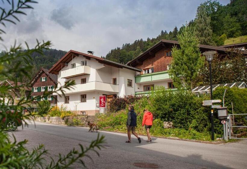Апартаменты 3 Спальни, Garni Brigitte
