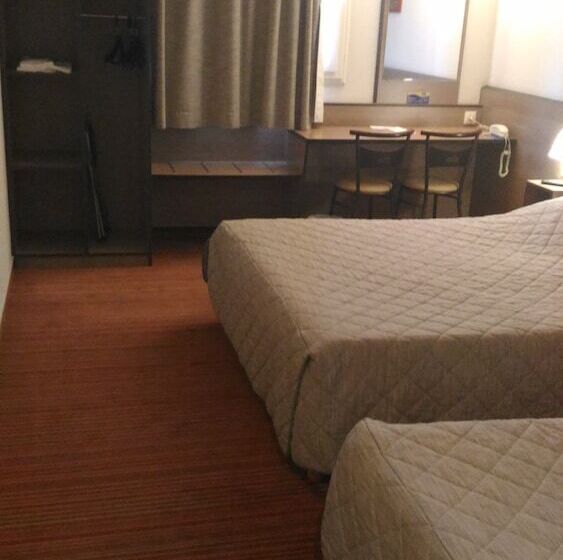스탠다드 트리플 룸, Ace Hotel Brive