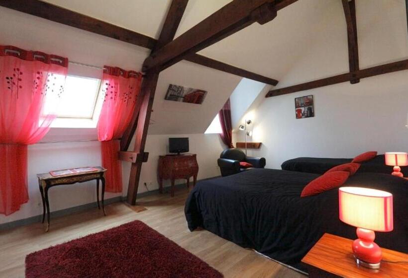 Трехместный Номер Комфорт, Chateau De Quesmy