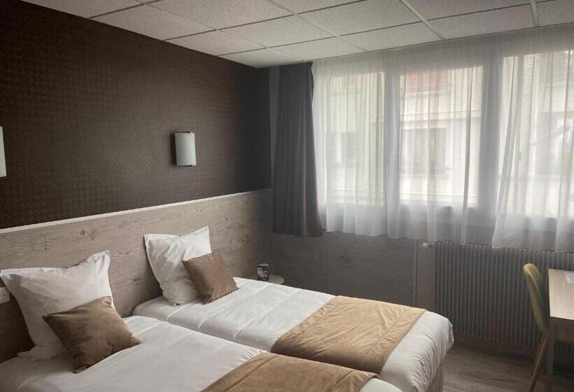 Номер Стандарт Трехместный, Contact Hôtel Foch