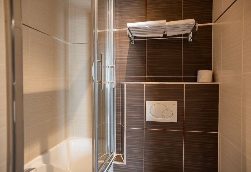Семейный Номер, Hôtel Garabel