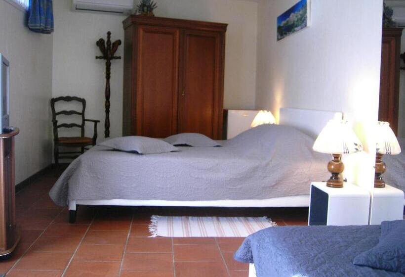 Habitación Triple Estándar, Mas Aurélia B&b