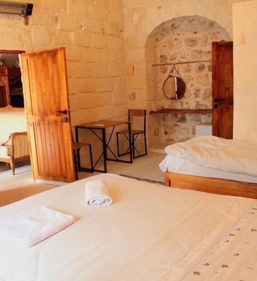 اتاق استاندارد سه نفره, Mons Masius Boutique Hotel Teras
