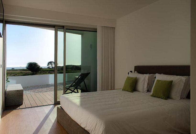 اتاق لوکس با بالکن و چشم‌انداز دریا, Marinhas Bed & Breakfast