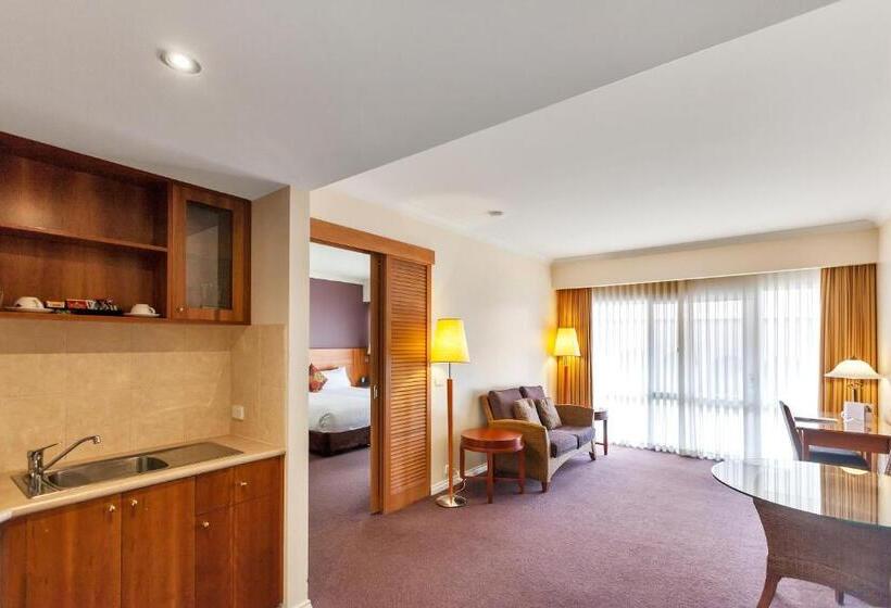 Апартаменты Deluxe 1 Спальня, Century Inn