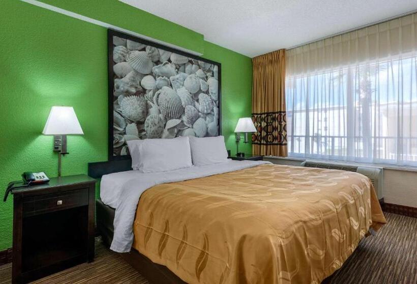 장애인을 위한 킹사이즈 침대 스탠다드 룸, Quality Inn Daytona Beach Oceanfront