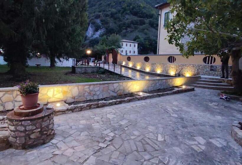 Апартаменты 1 Спальня Вид на Сад, Residence Il Giardino Sul Fiume Nera