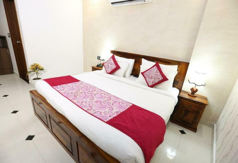 Номер Deluxe, Lavit Couple Friendly Near Faridabad Metro Station