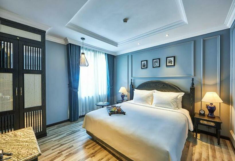 اتاق لوکس, Hôtel D’melin