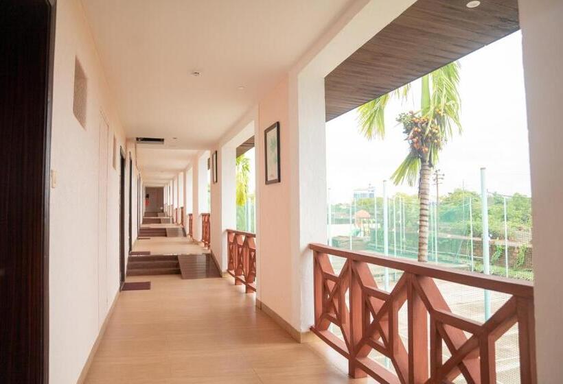 Номер Стандарт с Балконом, Greenleaf The Resort & Spa, Ganpatipule