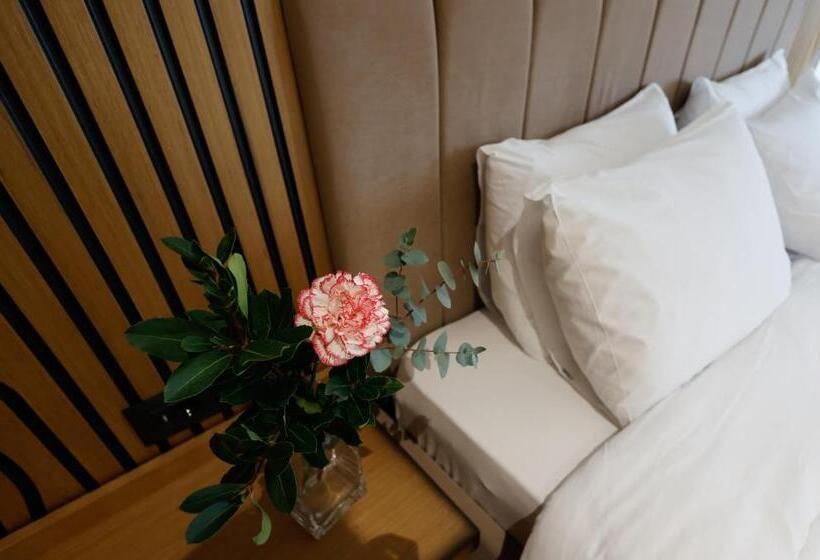 패밀리 스위트, Valza Boutique