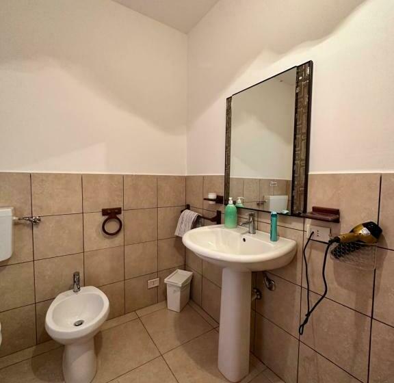 Quarto Triplo Estandar, Beds Ar Colle