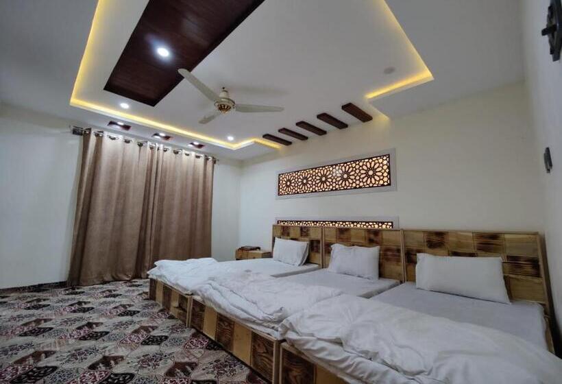اتاق استاندارد چهار تخته, Pyramid Lodge