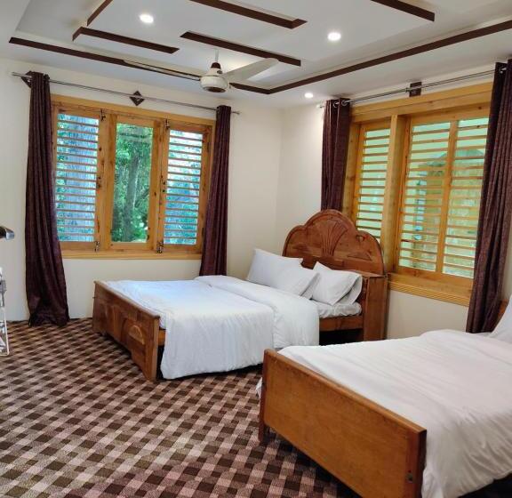 اتاق استاندارد چهار تخته, Pyramid Lodge