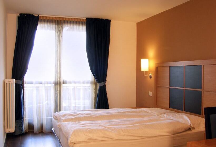 اتاق استاندارد سه نفره, Dolomiti Chalet