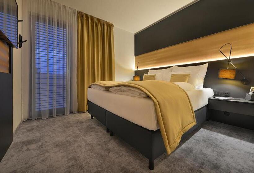Люкс с Террасой, Premium Wellness & Wine Hotel Znojmo