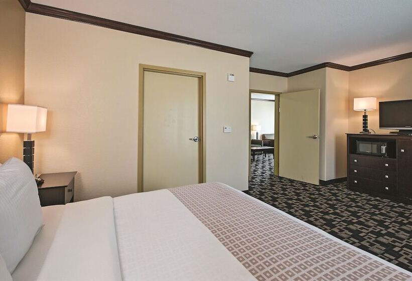 Люкс Повышенной Комфортности, Motel 6joshua, Tx