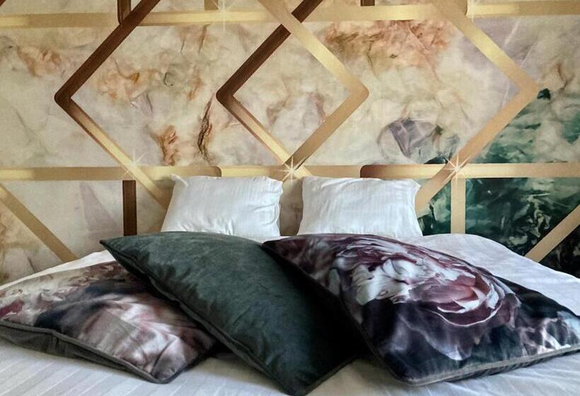Люкс 2 Спальни, Cheriedel Bed & Breakfast & Art Gallery