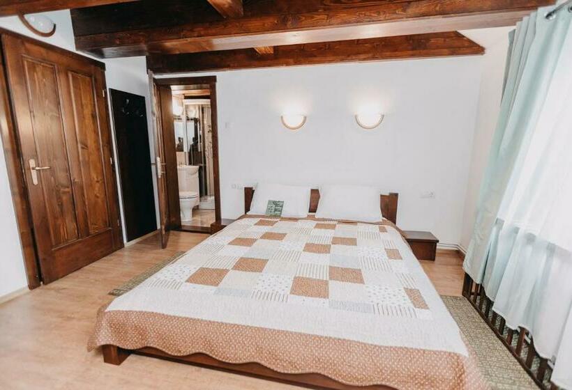 اتاق استاندارد, Pensiune și Camping Patru   Gheorgheni