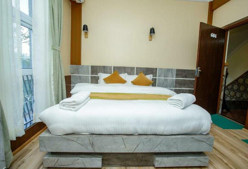 Deluxe Room, Gauri Shankar Hotel Nagarkot