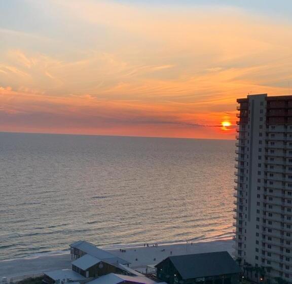家庭间, 1717 Laketown Wharf 1 King Bedroom, 2 Bath