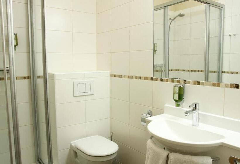 اتاق استاندارد سه نفره, Urdlwirt   Hotel & Restaurant