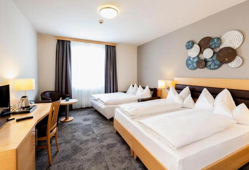 اتاق استاندارد چهار تخته, Urdlwirt   Hotel & Restaurant