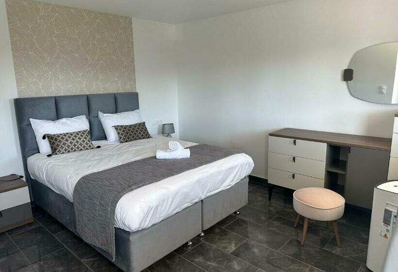 Люкс, Hôtel Parc Les Cigognes   Albé