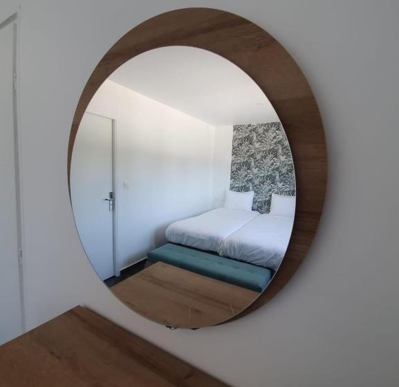 Люкс с Балконом, Hôtel Parc Les Cigognes   Albé