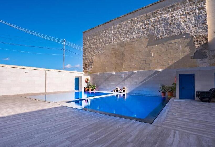 اتاق لوکس با چشم‌انداز دریا, Fiftyfour West Boutique Living