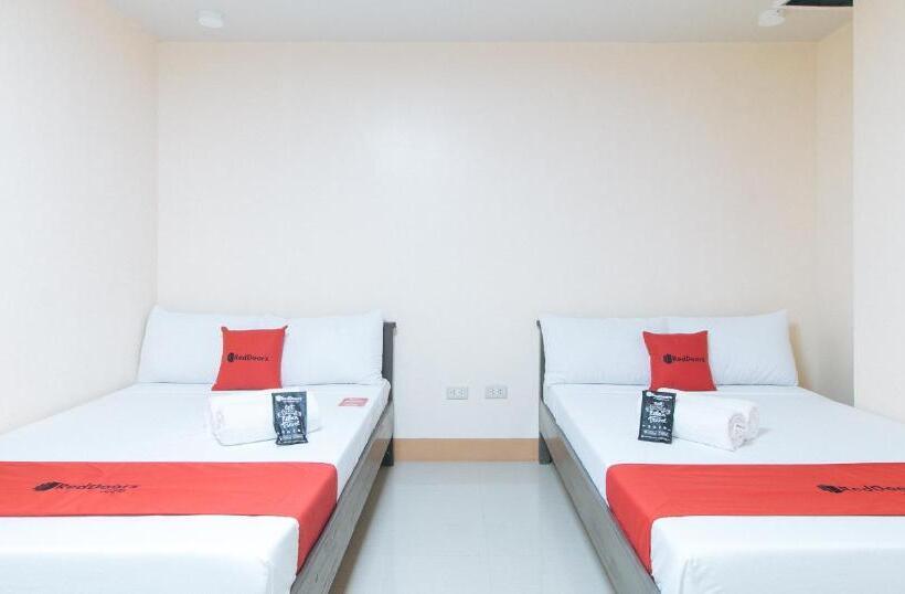4인용 스탠다드 룸, Reddoorz At Isabelita Hotel Tuguegarao City