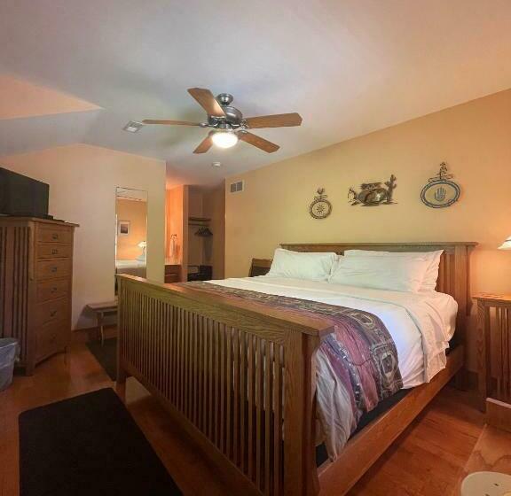 Стандартный Номер Кровать Кинг, Bodee S Bungalow Adults Only Couples Only Boutique