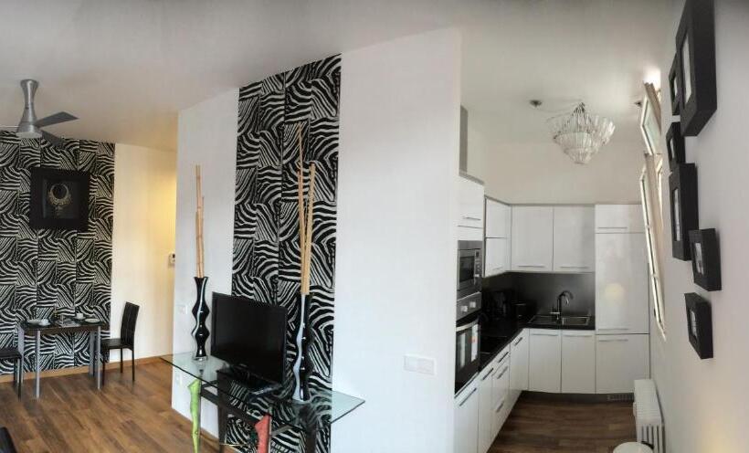 豪华工作室, High Level Apartment