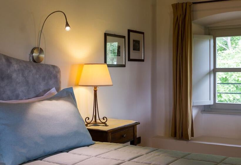 Полулюкс, Relais Castello Di Razzano
