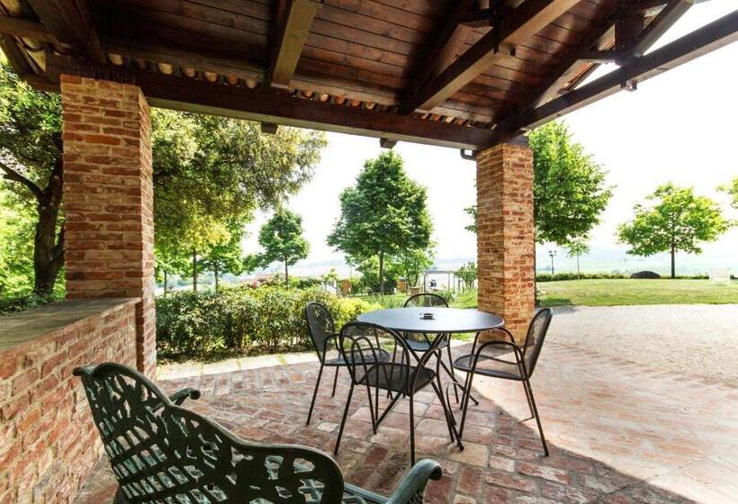 Номер Стандарт, Relais Castello Di Razzano