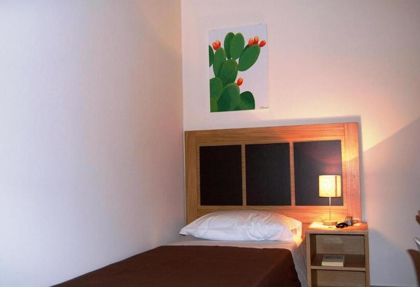 اتاق استاندارد یک نفره, Terre Iblee Resort
