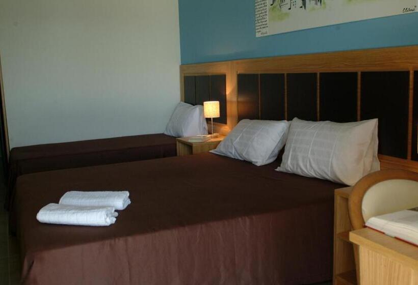 اتاق استاندارد سه نفره, Terre Iblee Resort