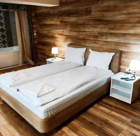 Номер Deluxe с Балконом, Leshtenski Rai Guest House