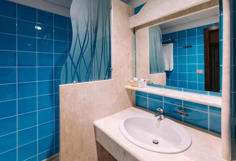 Quarto Familiar, Nicolaus Club Torre Moresca