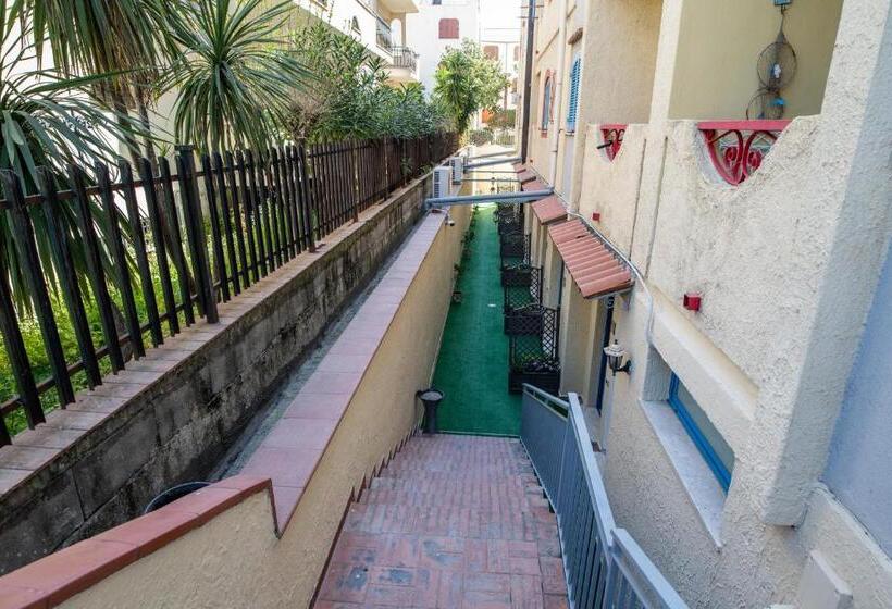 Quarto Triplo Estandar, Ada Hotel & Apartments
