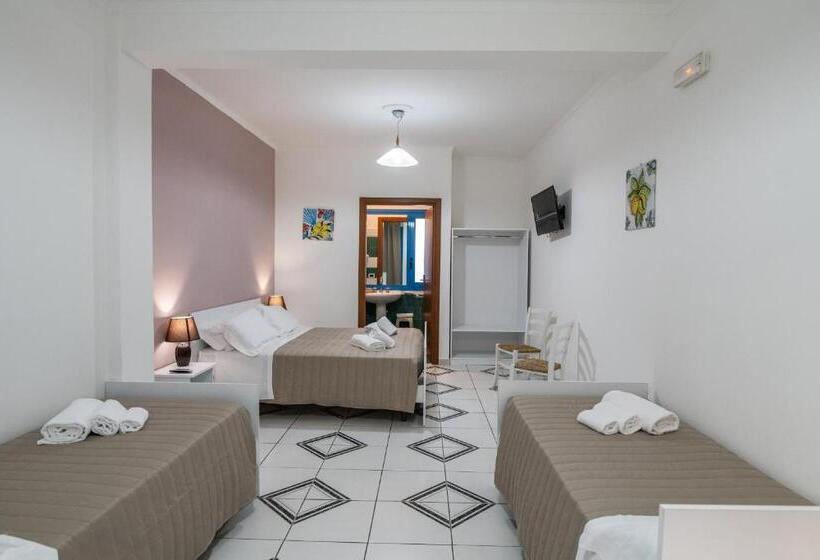 Quarto Quádruplo Estandar, Ada Hotel & Apartments