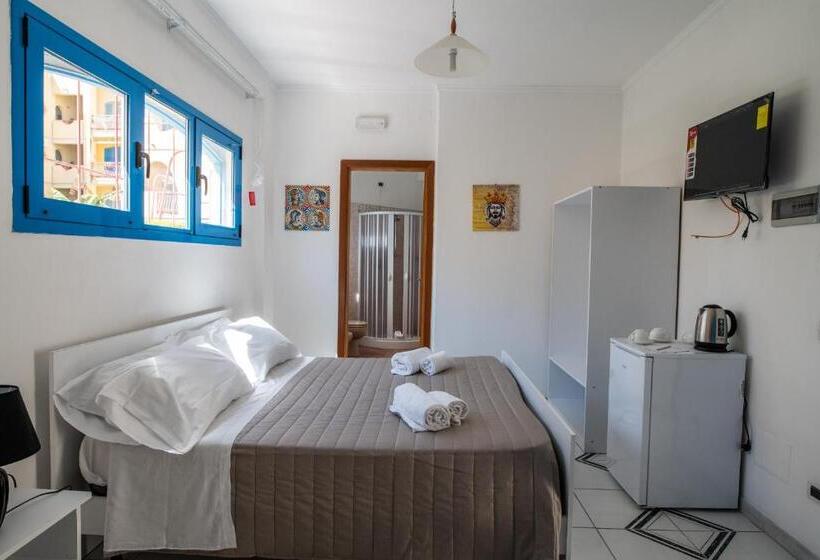 Quarto Quádruplo Estandar, Ada Hotel & Apartments