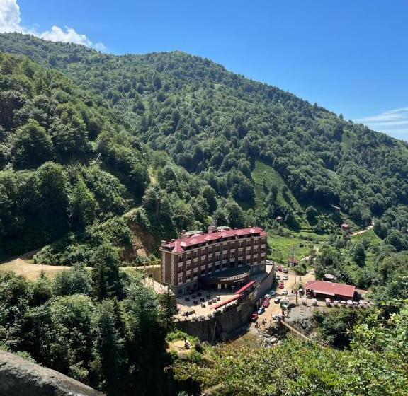 اتاق استاندارد یک نفره, Grand şelale
